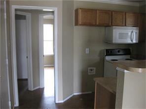 1245 Village Garden Dr - Photo 3 of 4