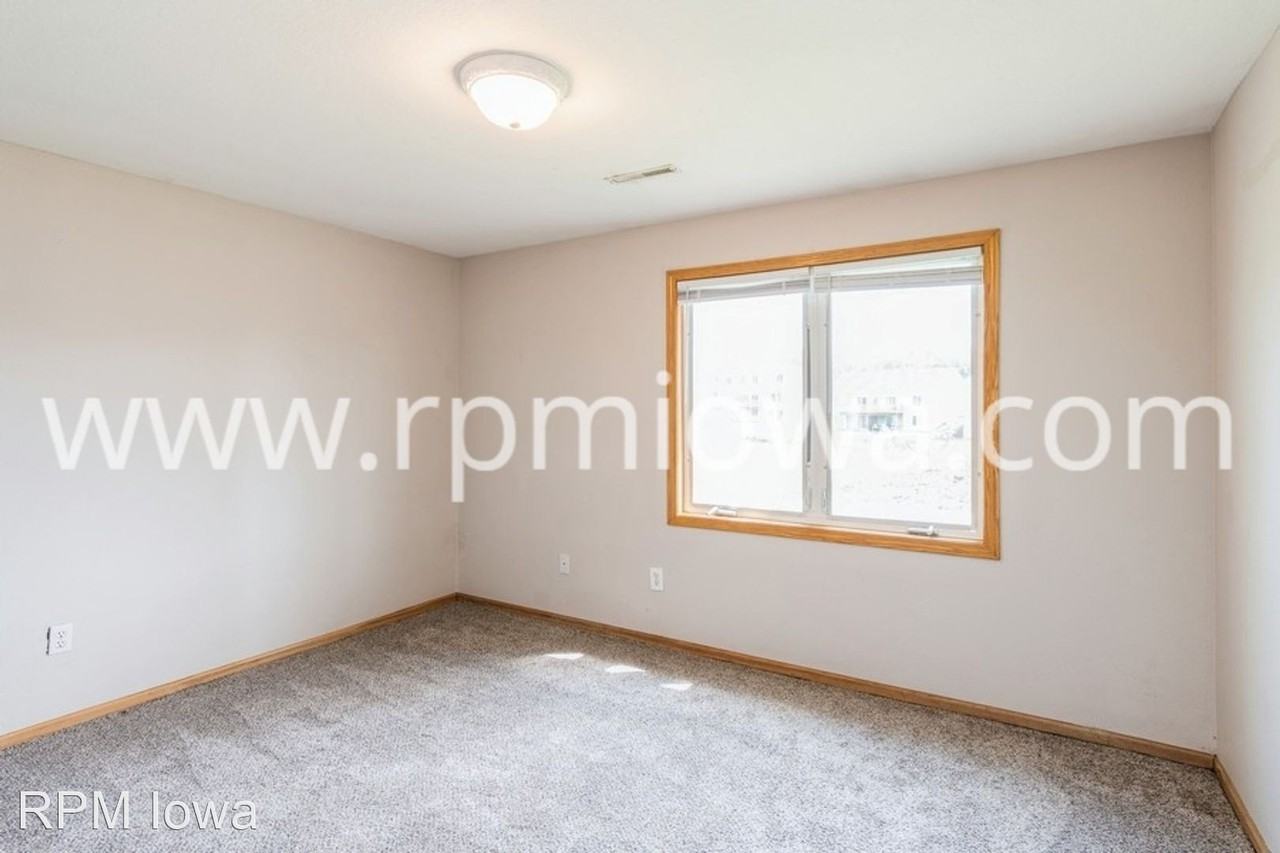 141 Christie Ln - Photo 2 of 18