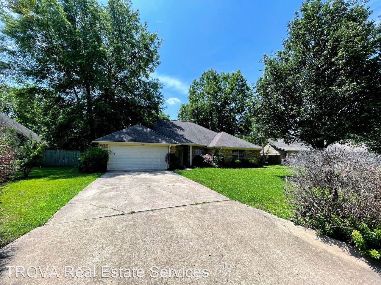 1818 Woodway Dr - Photo 2 of 13