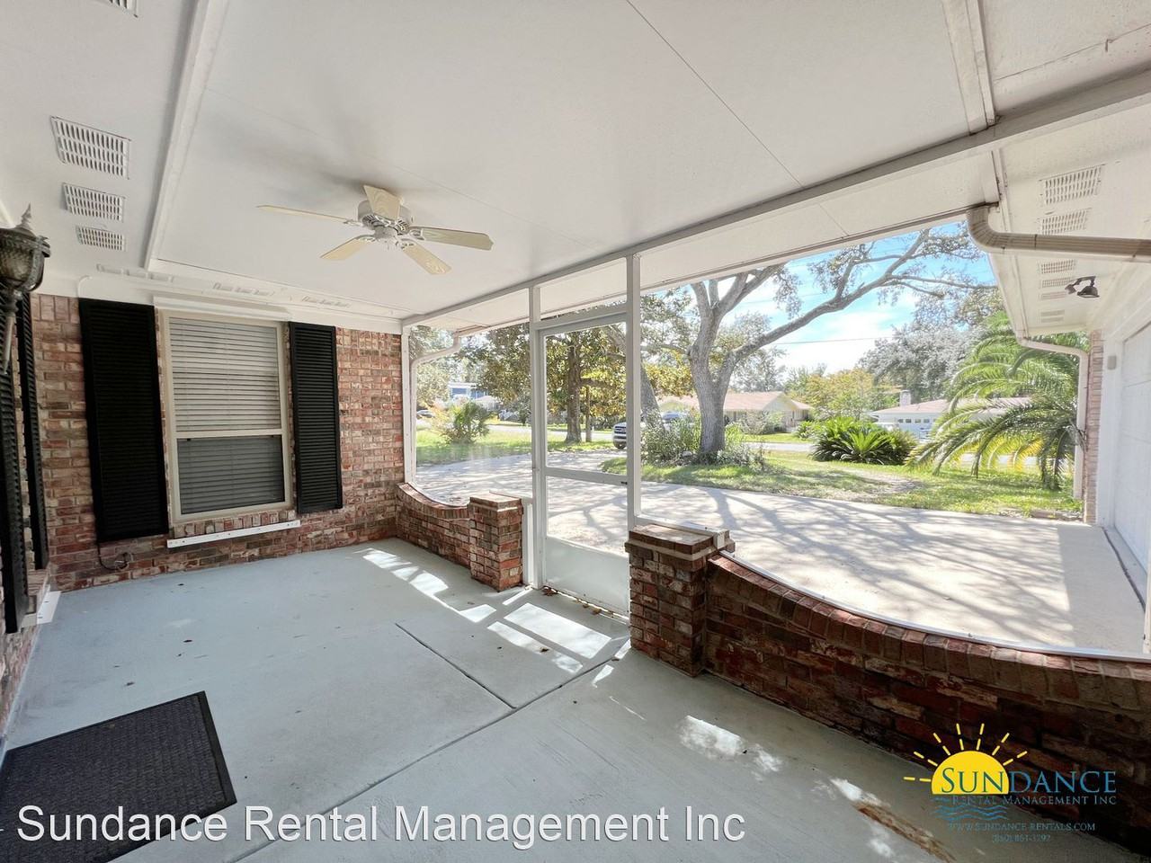 34 Magnolia Ave - Photo 3 of 25