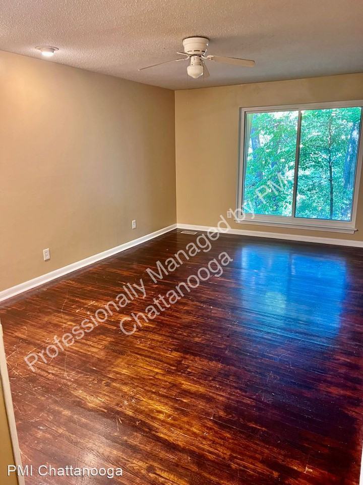 18 Inglenook Drive - Photo 3 of 8