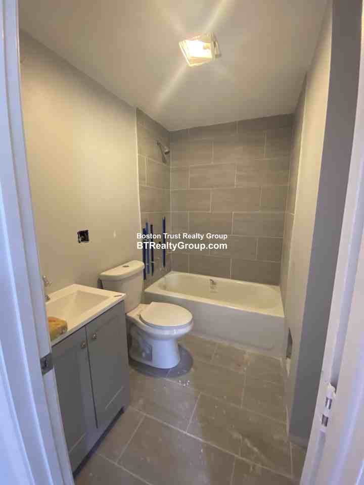 58 Bartlett St #60 - Photo 3 of 10