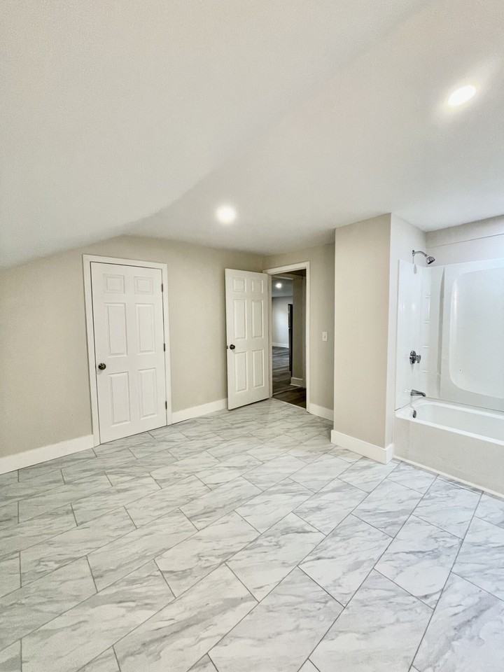 Crompton Street #2 - Photo 5 of 11