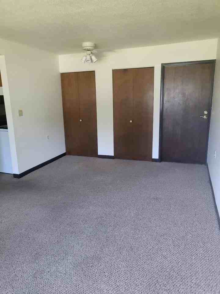 109 3Rd Ave - Photo 3 of 11