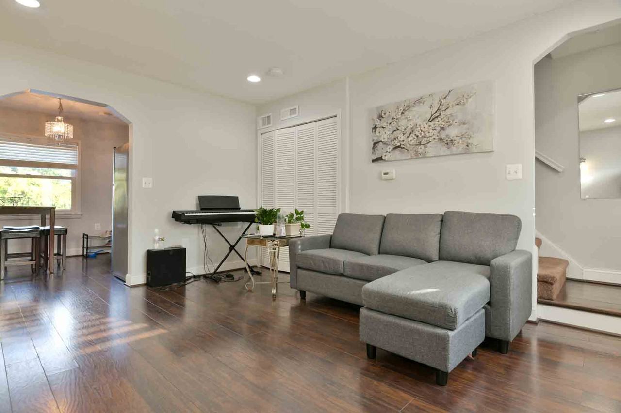 132 35th St Ne - Photo 3 of 19