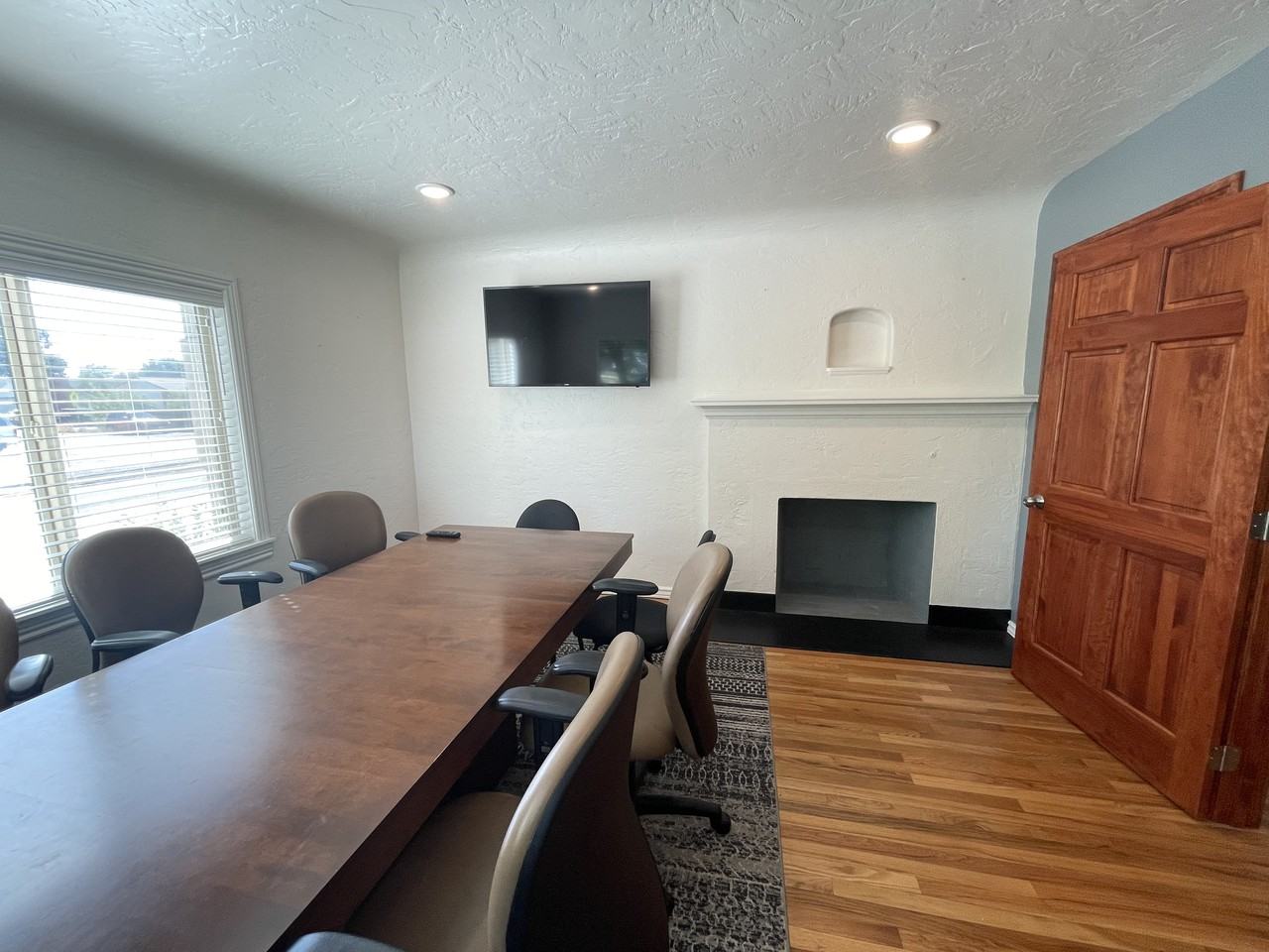 1225 N Main St - Photo 4 of 45
