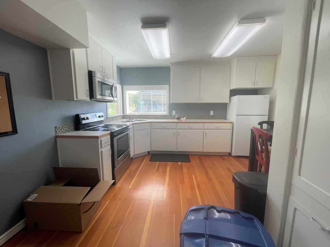 1225 N Main St - Photo 5 of 45