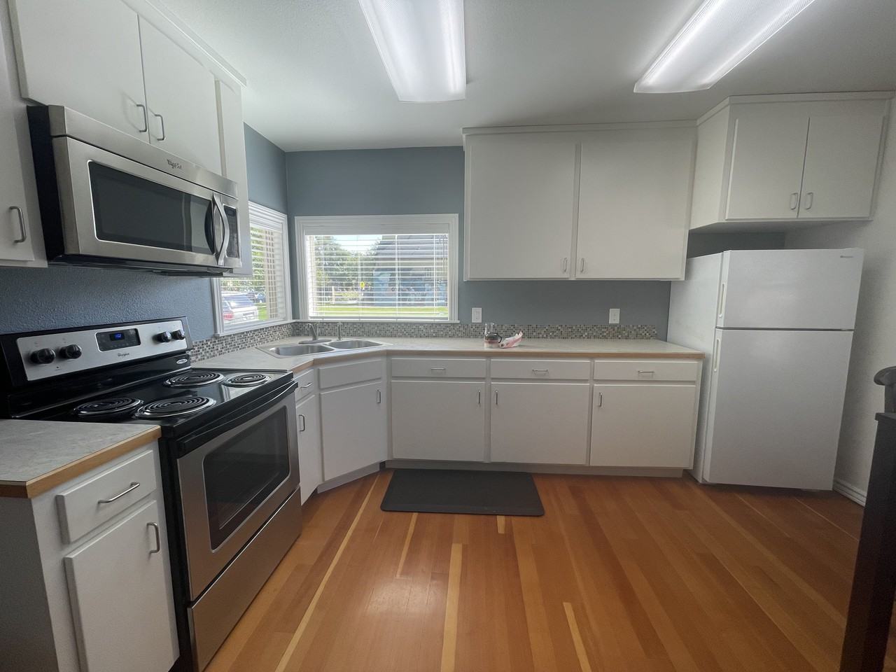 1225 N Main St - Photo 6 of 45