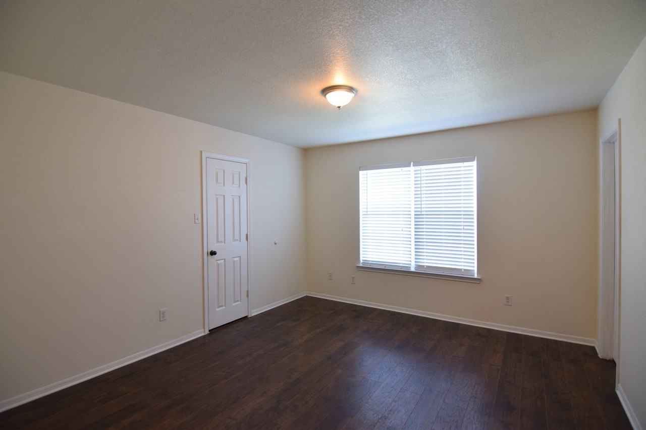 2700 Seabiscuit Dr - Photo 5 of 18