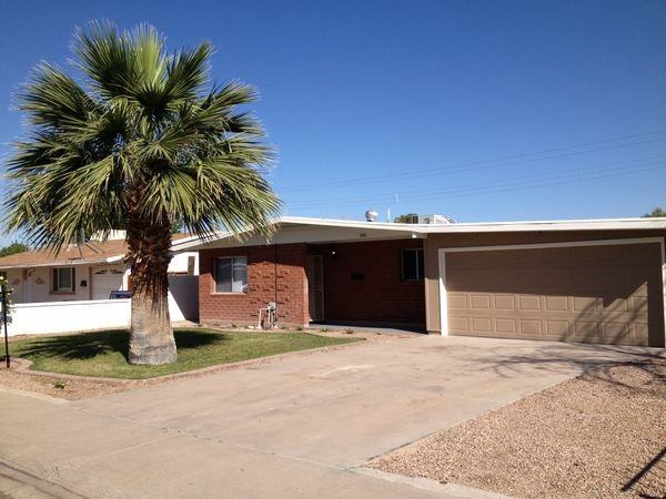 1438 W Huntington Dr - Photo 3 of 33