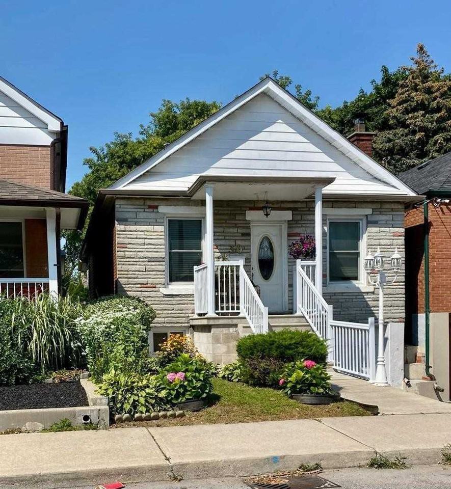Eglinton Ave W & Jane St