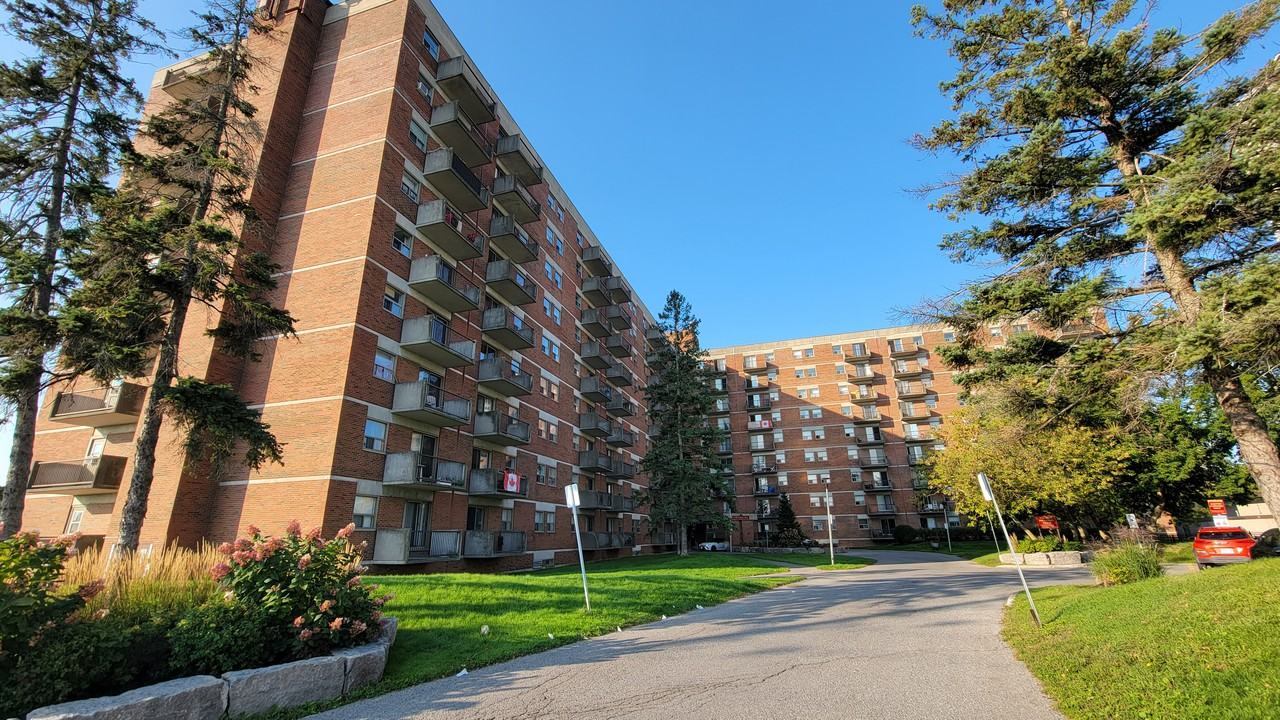 Windfields III 1170 Fisher Ave, Ottawa, ON K1Z 5R7 Apartment for Rent PadMapper
