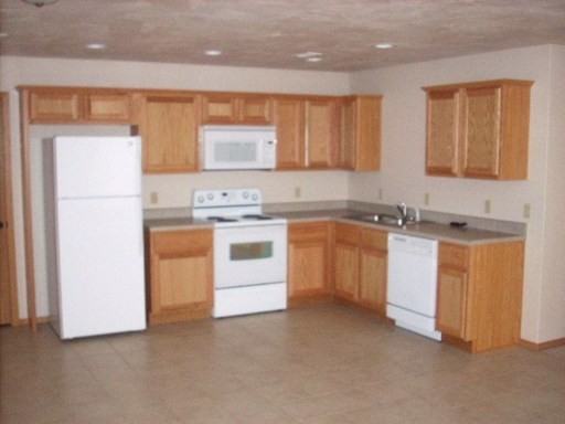 647 S Landen Ave - Photo 2 of 4