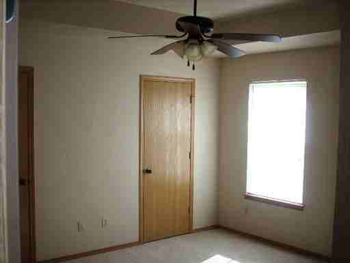 647 S Landen Ave - Photo 3 of 4