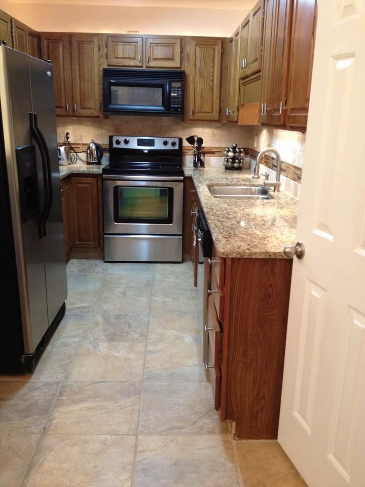 3203 Lenox Rd - Photo 3 of 12
