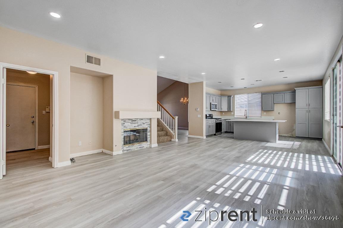 13697 Glen Canyon Dr - Photo 3 of 21