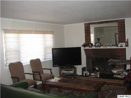 2204 Wayne Ave - Photo 2 of 12