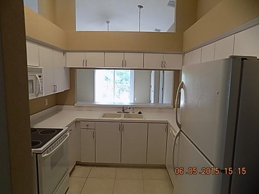 8507 Summer Dr - Photo 3 of 13