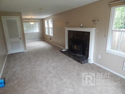 345 W Fairfield St - Photo 2 of 14