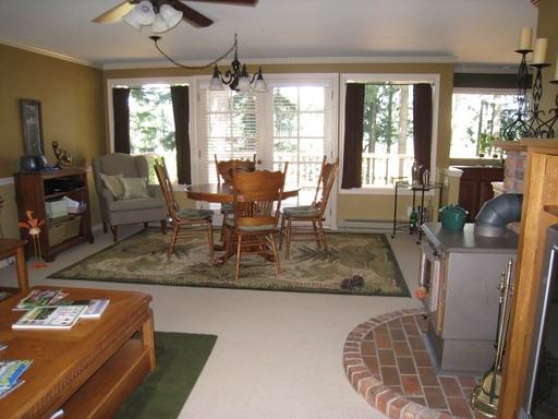 780 Oakmont Dr - Photo 3 of 11