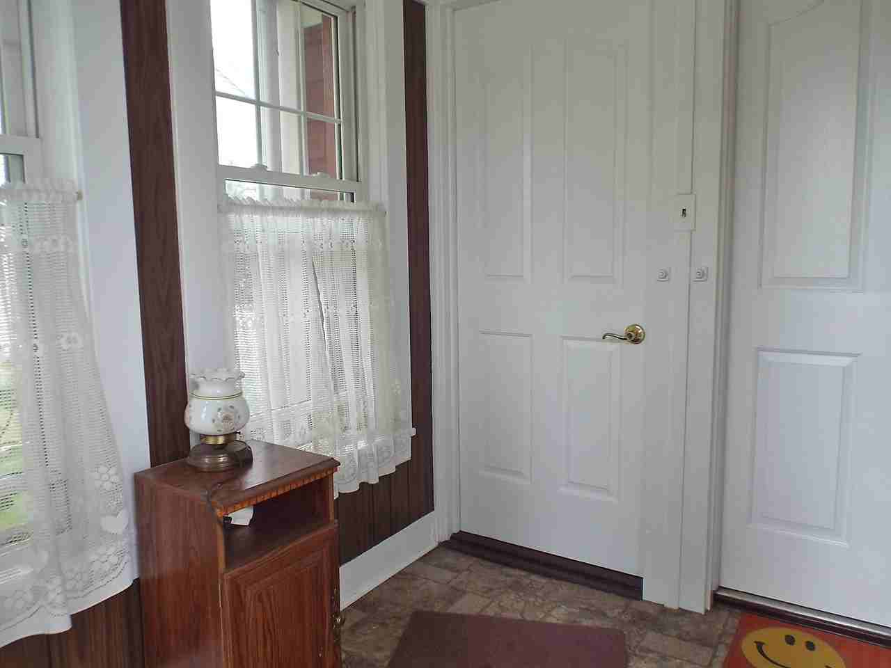 656 River Rd - Photo 3 of 10