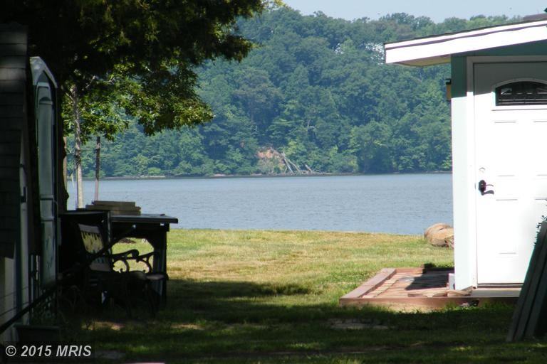 36 Shore Dr - Photo 2 of 16