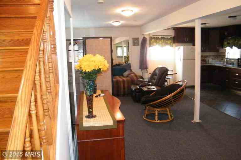 36 Shore Dr - Photo 3 of 16