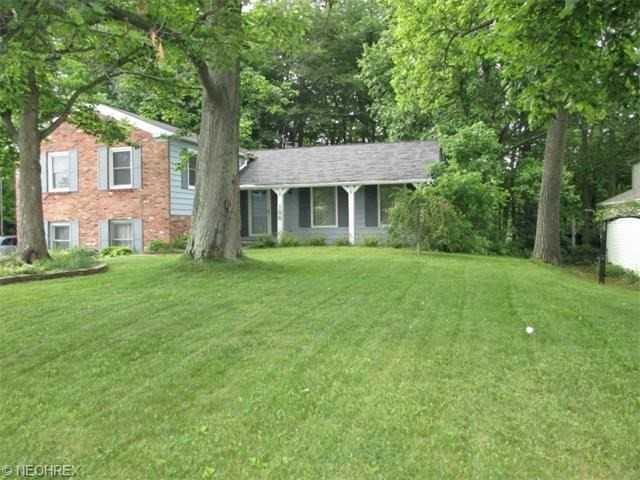 186 Devorah Dr - Photo 2 of 20