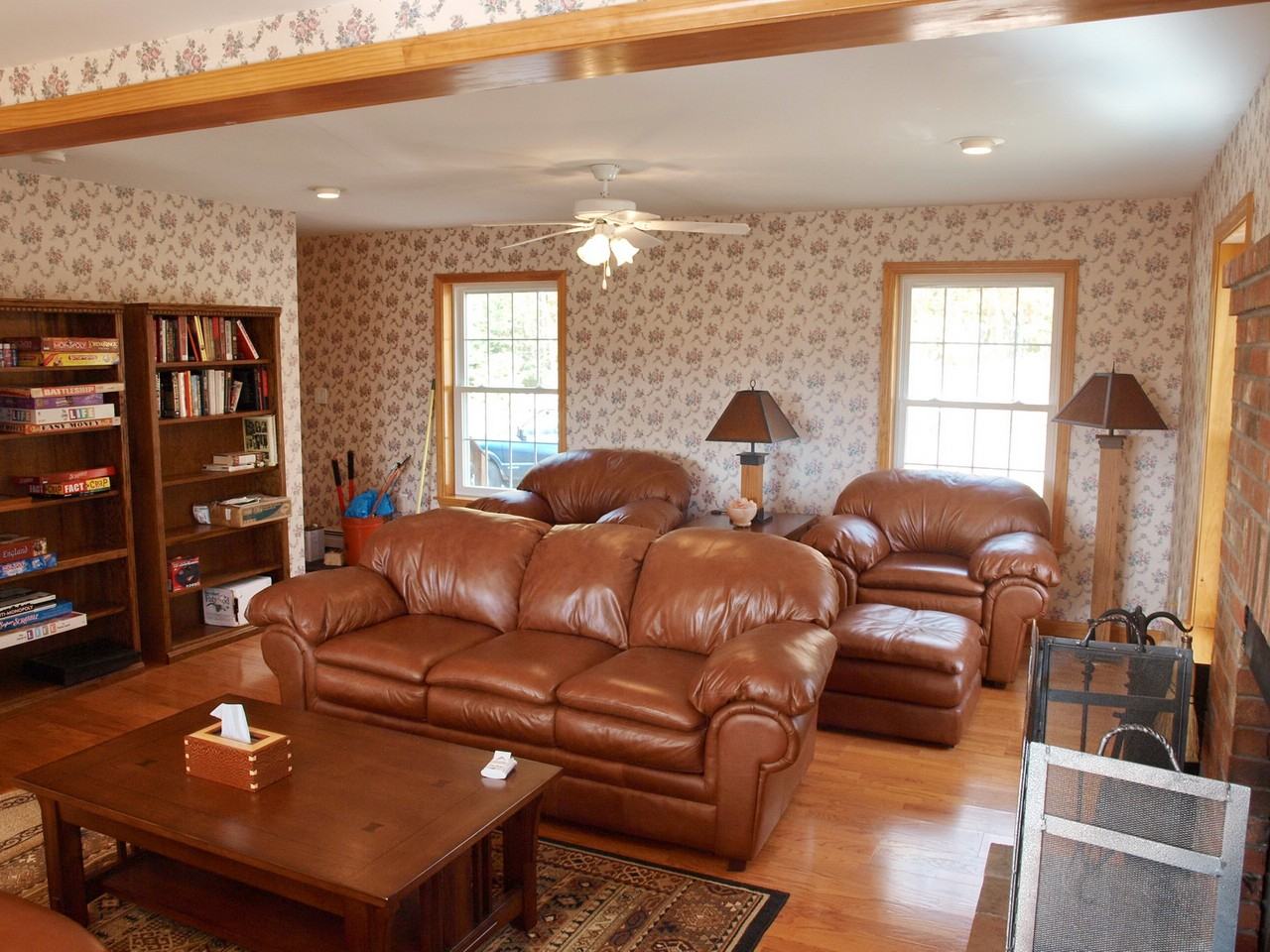 609 Faraway Rd - Photo 3 of 32