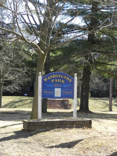 32 Rockview Ave - Photo 3 of 8