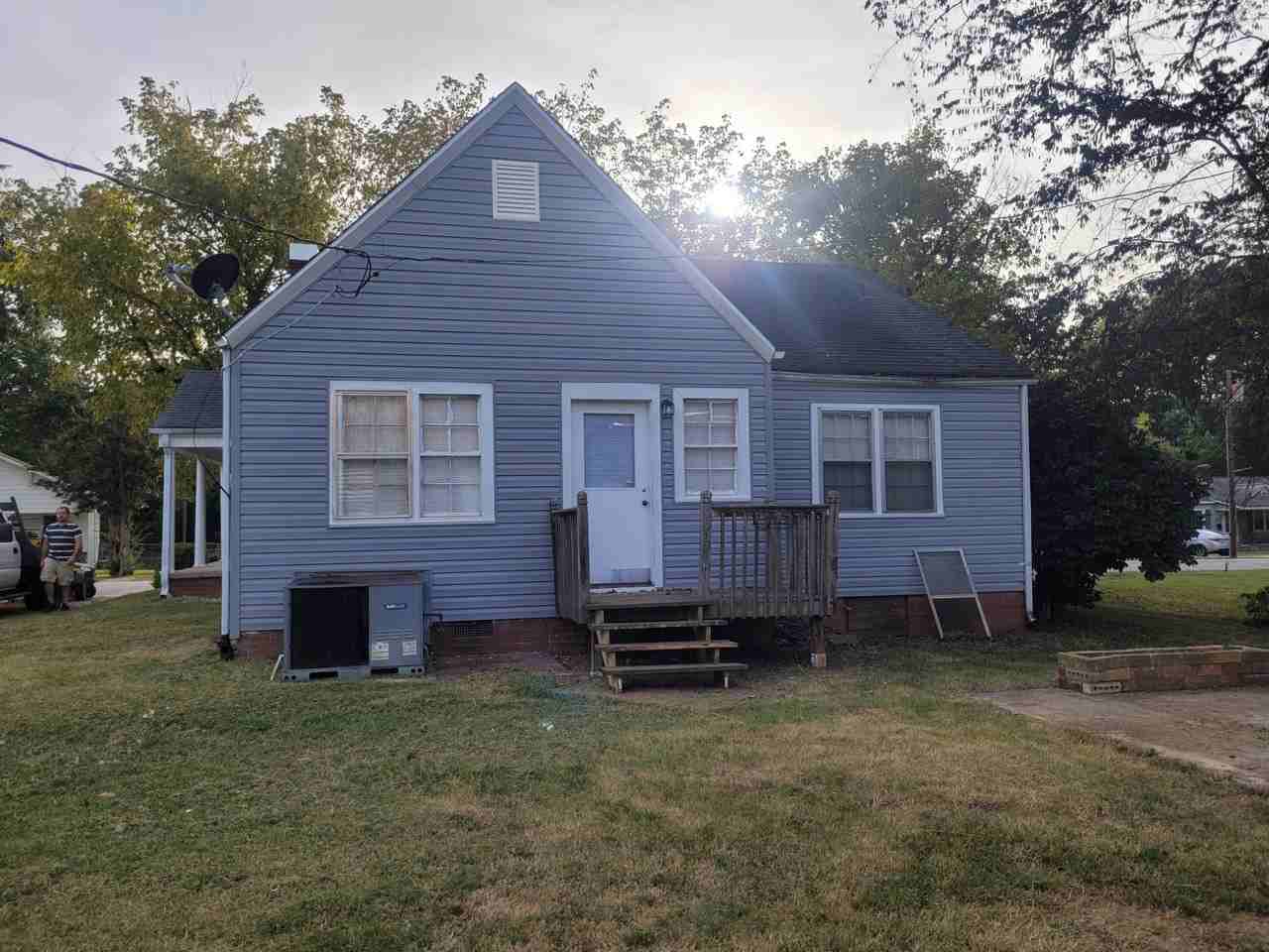604 West Smith Street - Photo 3 of 23