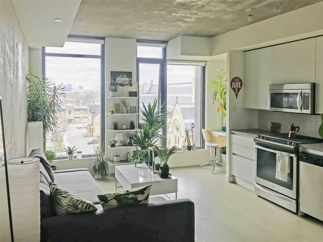 111 Bathurst Street ##403