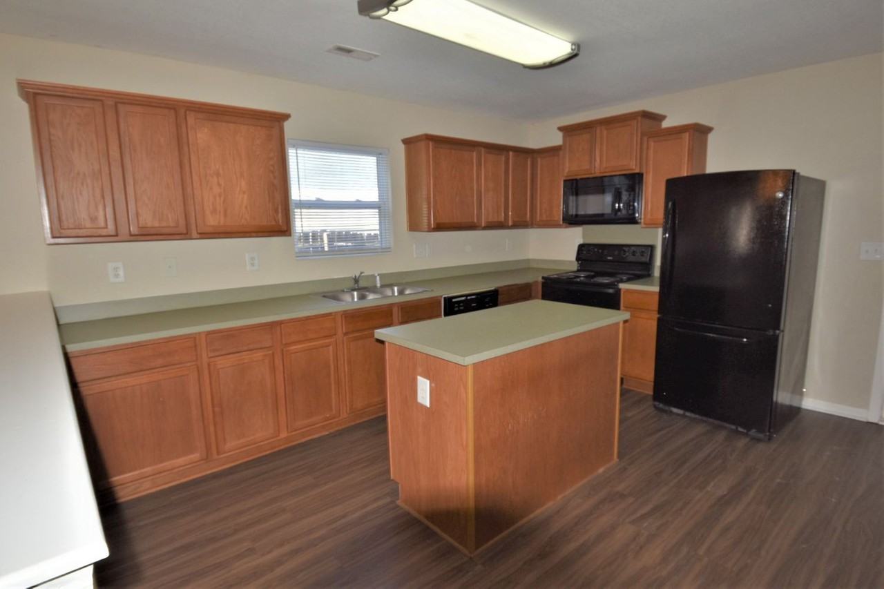 1781 Red Bird Cir - Photo 2 of 14