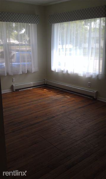 428 Merritt St - Photo 2 of 7