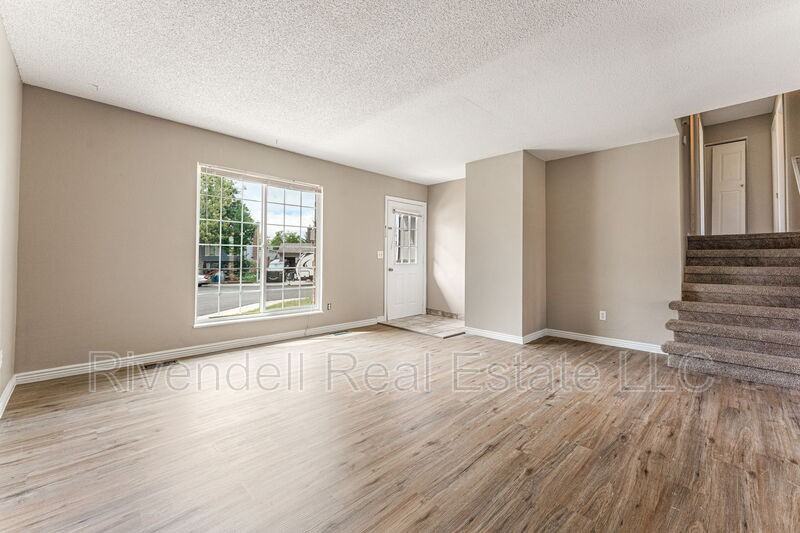 1786 S Waco Ct - Photo 4 of 15