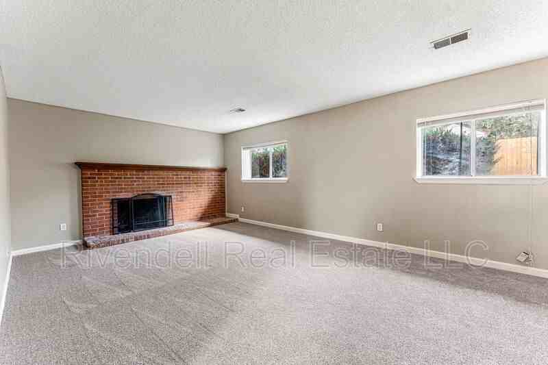 1786 S Waco Ct - Photo 6 of 15