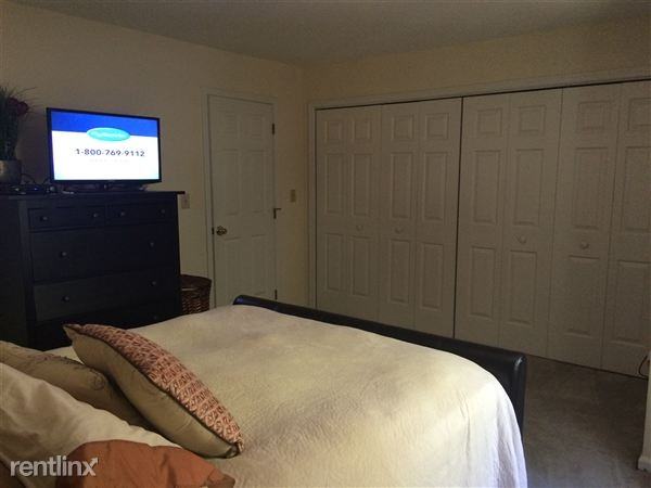 Daisy Hill Condos - Photo 2 of 6