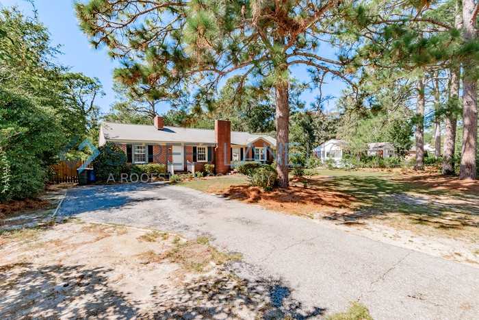 2201 Forest Dr - Photo 3 of 20