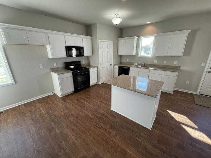 2620 Claremont Dr - Photo 3 of 10