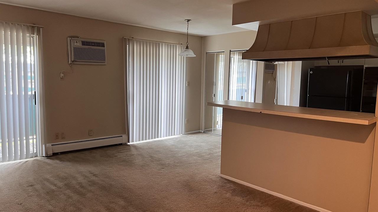 23700 W Warren St #8006 - Photo 3 of 20