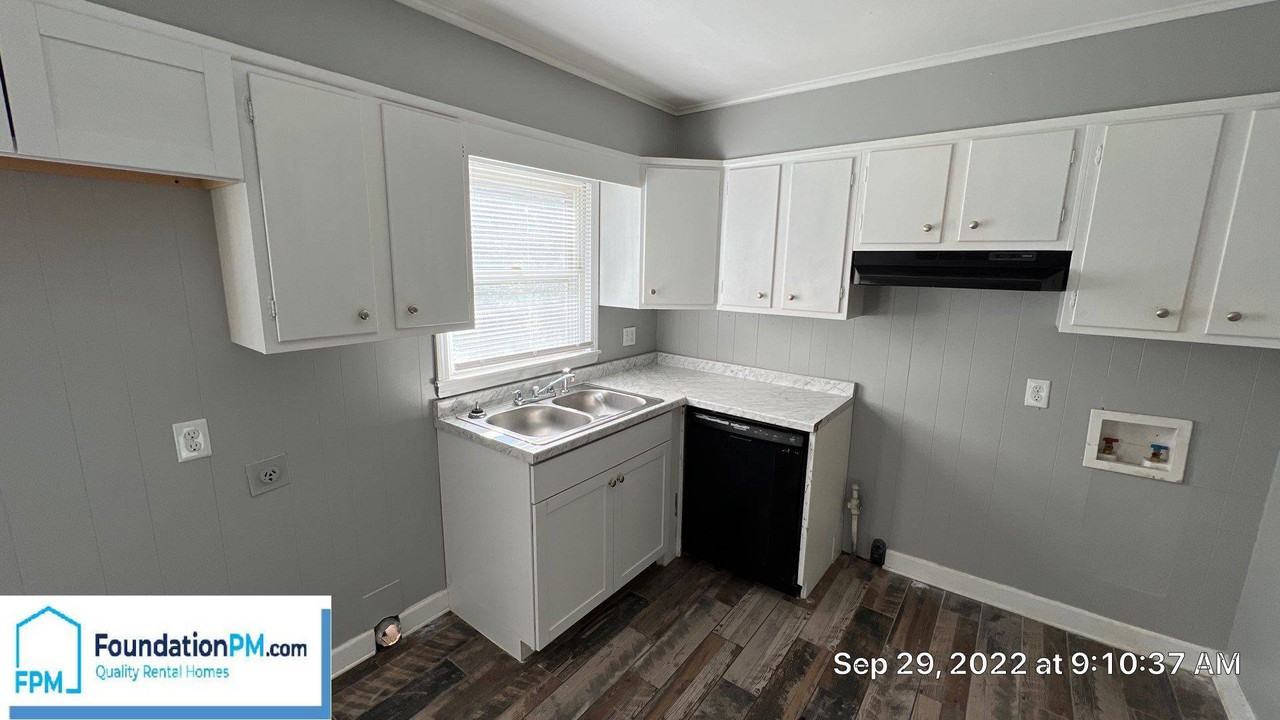 824 Novarese St #1 - Photo 3 of 17