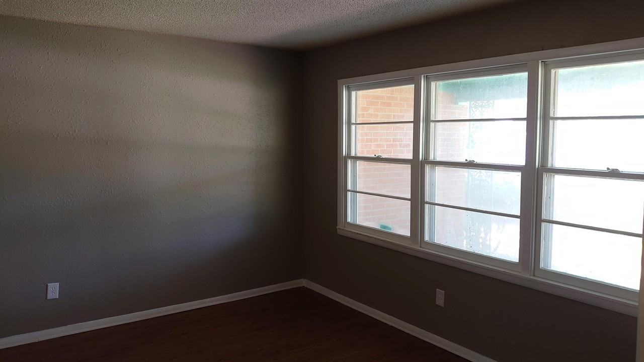 3367 Parkcrest Dr #1 - Photo 2 of 11