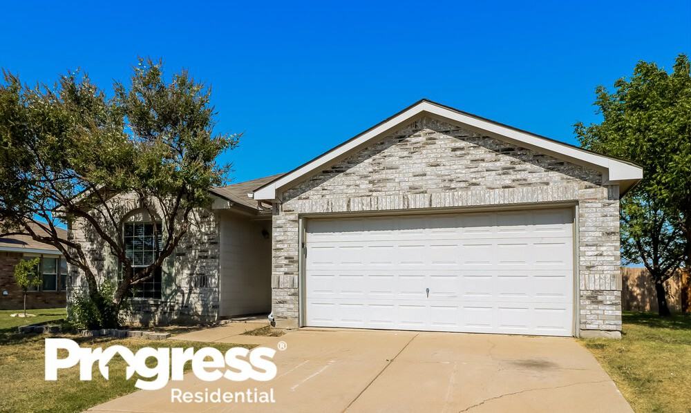 1411 Dakota Trl - Photo 3 of 21