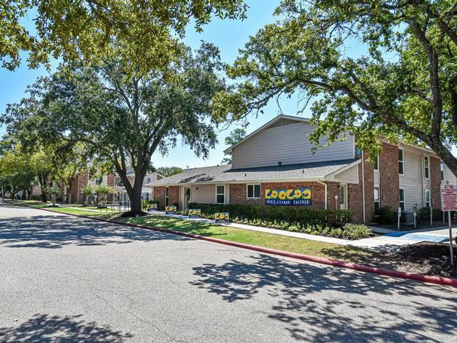 800 Bellshire Drive - Photo 6 of 24