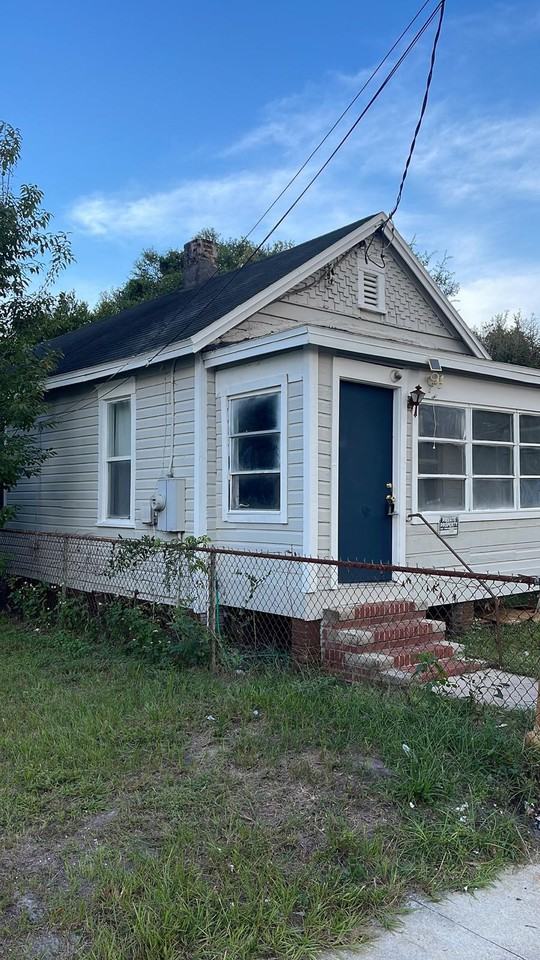 1545 Van Buren Street - Photo 2 of 12