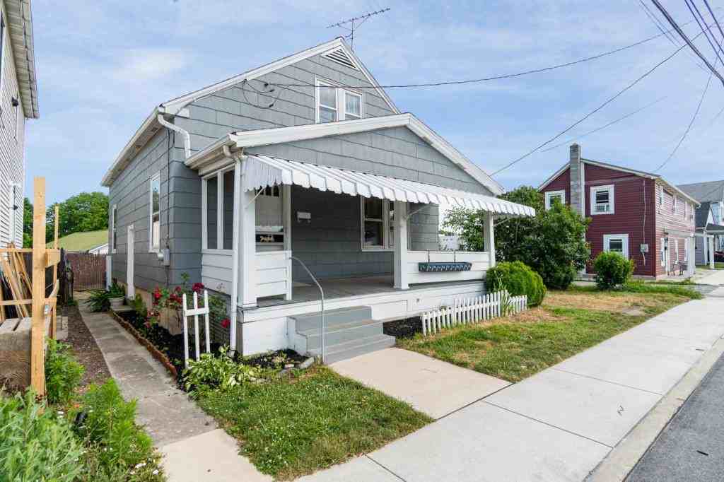 661 Frederick St - Photo 2 of 22