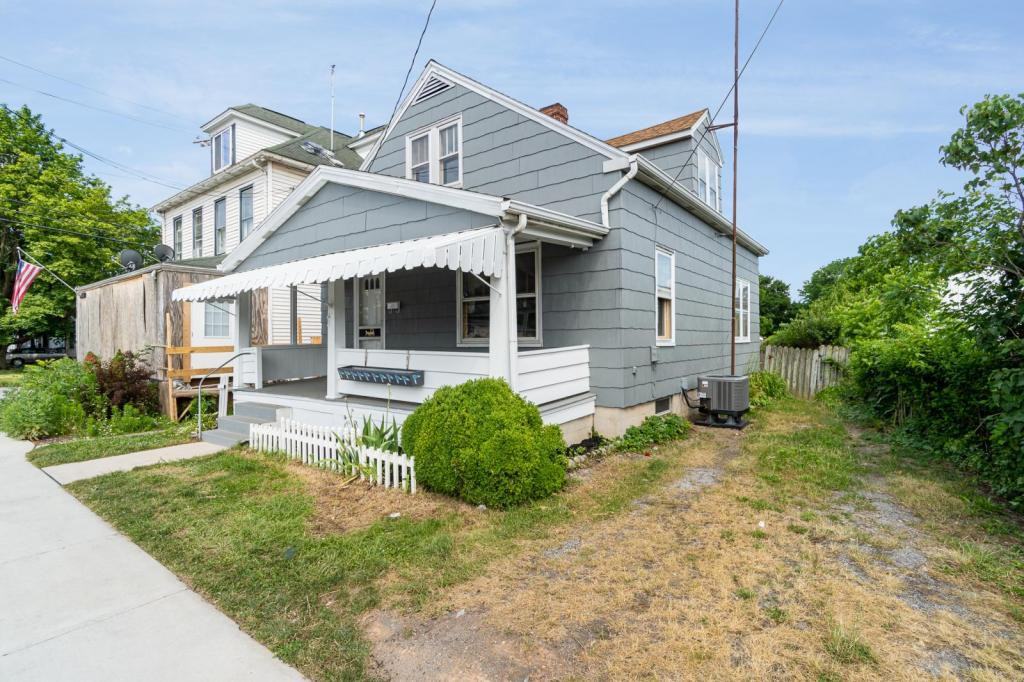 661 Frederick St - Photo 3 of 22