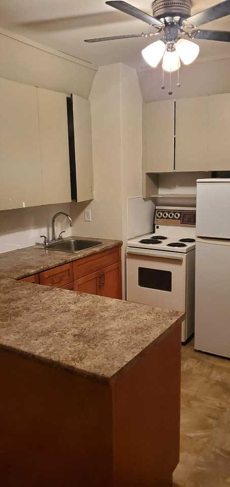 396 Stradbrook - Photo 2 of 5