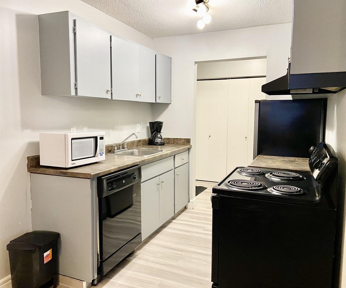 106 #106F - Photo 7 of 20