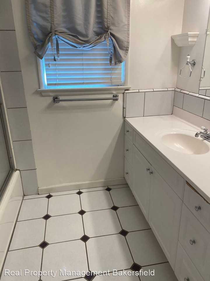 133 La Mesa Dr - Photo 2 of 18